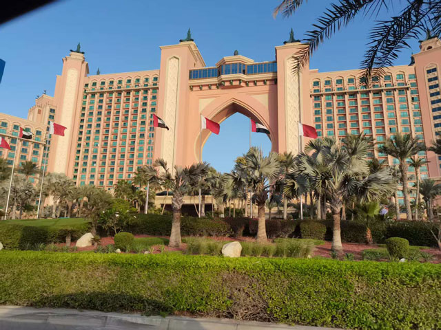 美國關(guān)稅重創(chuàng)，中國企業(yè)如何突圍？